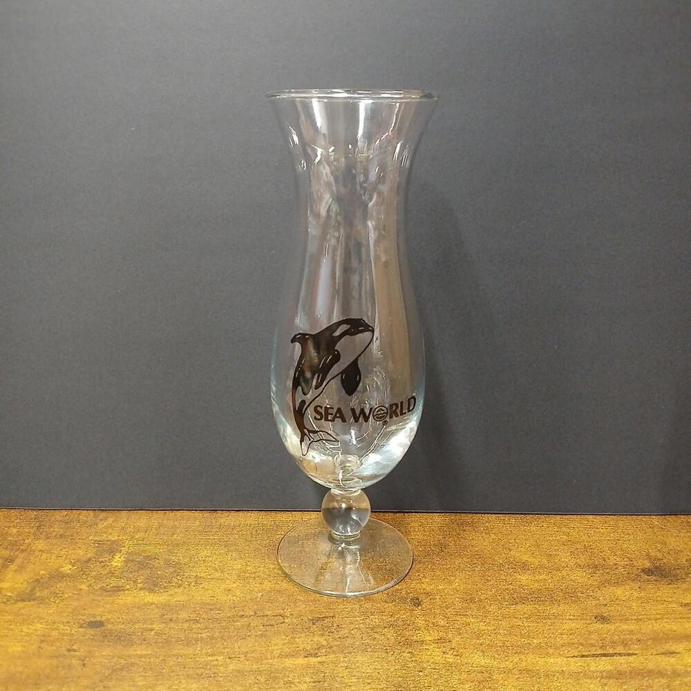 Vintage Shamu Killer Whale Sea World 10" Hurricane Wine Glass